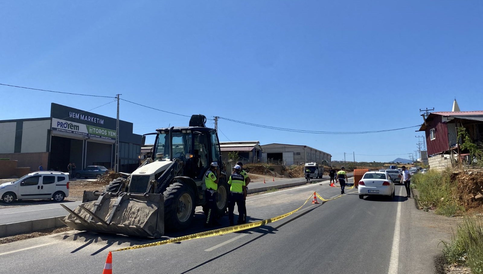 is makinesinin carptigi kardeslerden biri oldu digeri yaralandi GKsTG7Tl