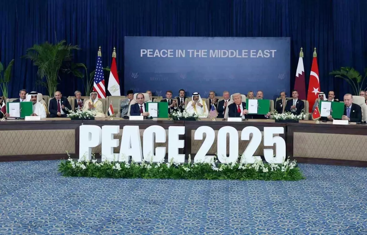 erdogan gazzede kalici ateskes icin zirveye katildi 3xs8TRLB.jpg