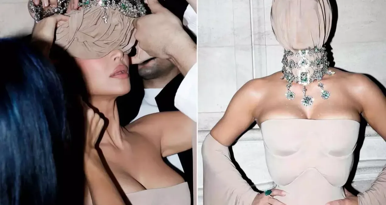 unlu isim maskesiyle taninmaz hale geldi yuzunu neden sakladigi merak konusu oldu LgLKDuq4.jpg