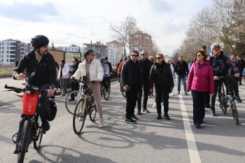 Eskişehir Arabasız Pazar Gününde  nefes Aldı