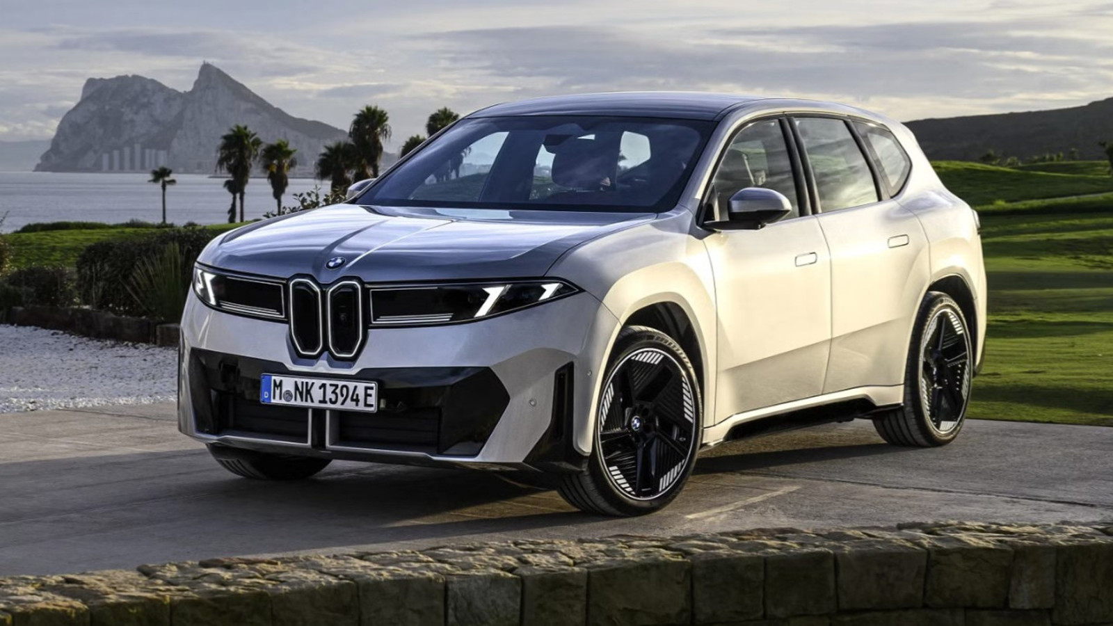 BMW’den abonelik itirafı: Isıtmalı koltuk yanlıştı, yazılım devam ediyor