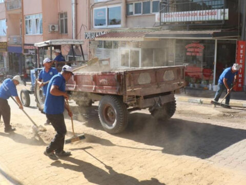 Bozdoganda dogalgaz kazi bolgelerinde temizlik ve yol yikama calismasi suruyor cAM79OHd